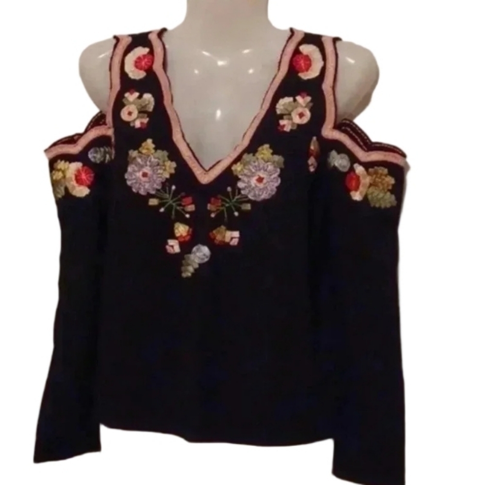 Womens cold shoulder sweater Size Medium